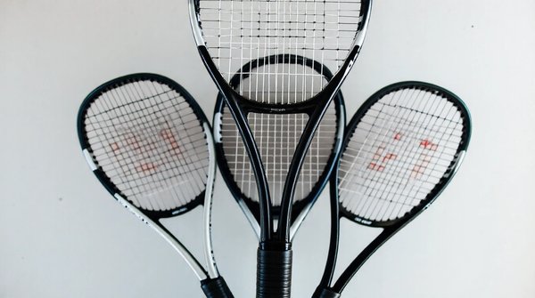 Top 5 raquettes de padel incontournables pour améliorer votre jeu